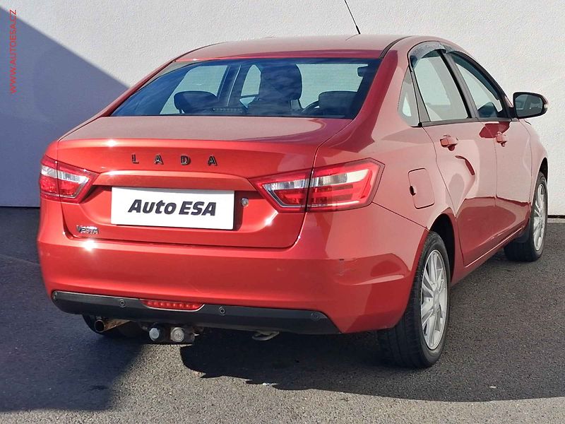 Lada Vesta (2017) 1.6i, 1.maj, AC, TZ, park - fotka 4 z 18