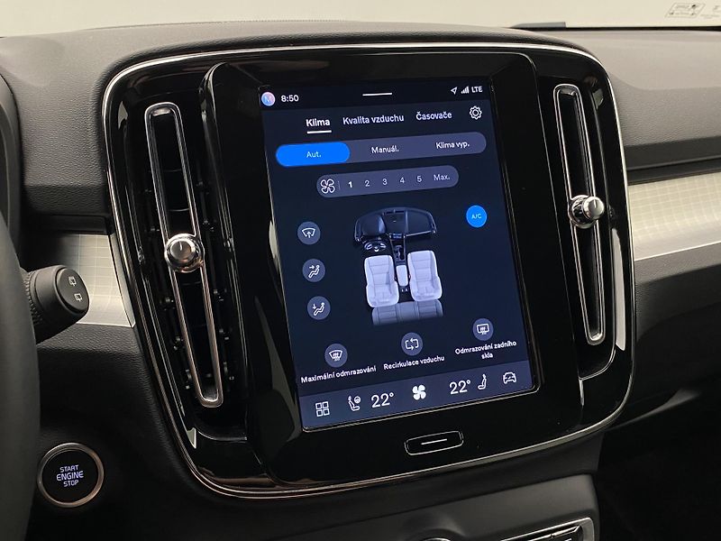 Volvo XC40 B4 DARK PLUS AUT  - fotka 39 z 56