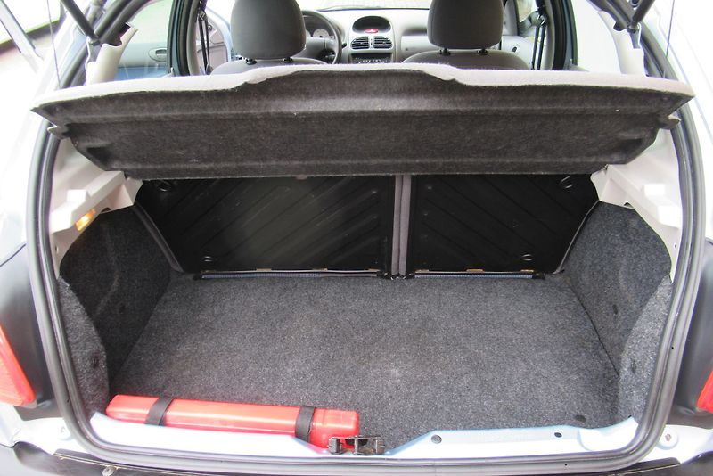 Peugeot 206 1.4 HDi KLIMA TOP STAV! - fotka 17 z 21