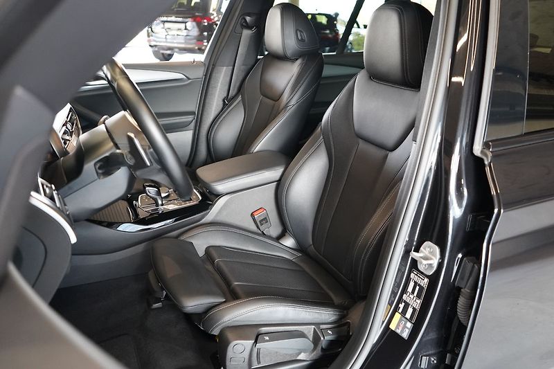 BMW X3 30e xDrive, M Sport, Head-up - fotka 19 z 42