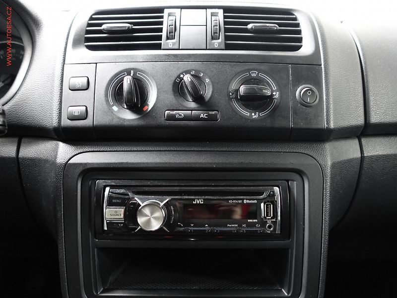 Škoda Fabia (2014) 1.2TSi, ČR, Ambition - fotka 13 z 18