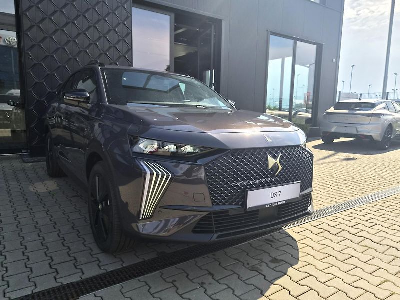 DS Automobiles DS7 (2026) PERFORMANCE LINE 1.5 BlueHDi - fotka 3 z 26