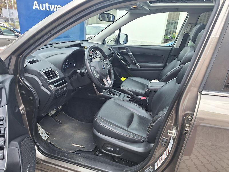 Subaru Forester (2017) XT Sport - fotka 15 z 35