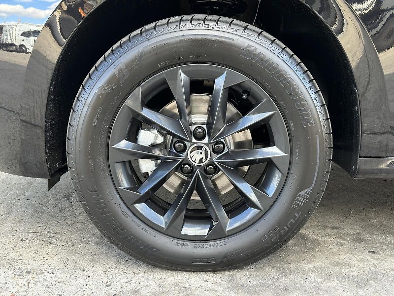 Škoda Kamiq 1.0TSi 116PS Selection 2Z.Clim - fotka 8 z 39