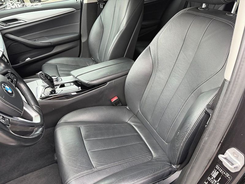 BMW Řada 5 520d XDRIVE 140kW - fotka 13 z 33