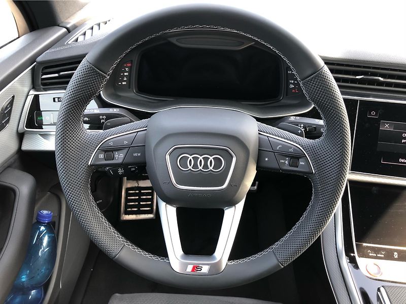 Audi SQ7 4.0 TFSI - fotka 18 z 30