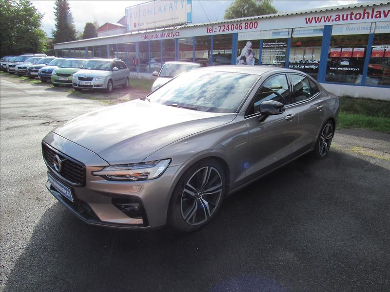 Volvo S60 2,0 B5 184kW AWD R-Design - fotka 1 z 34