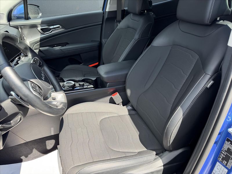 Kia Sportage 1,6 T-GDi 4x4 HEV 6AT TOP - fotka 9 z 11