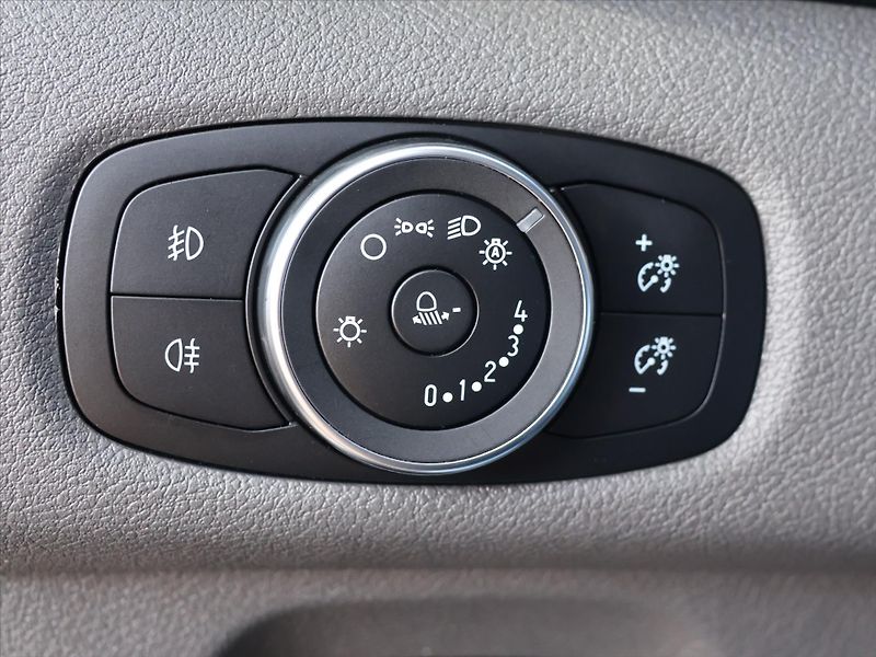 Ford Transit Custom 2,0 EcoBlue klima 1.Maj. DPH - fotka 14 z 34