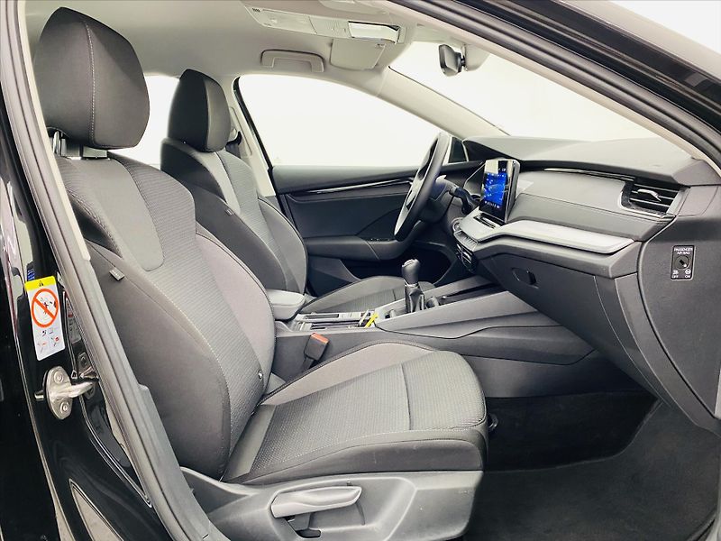 Škoda Octavia 1,5 TSI 110kW Selection - fotka 8 z 25