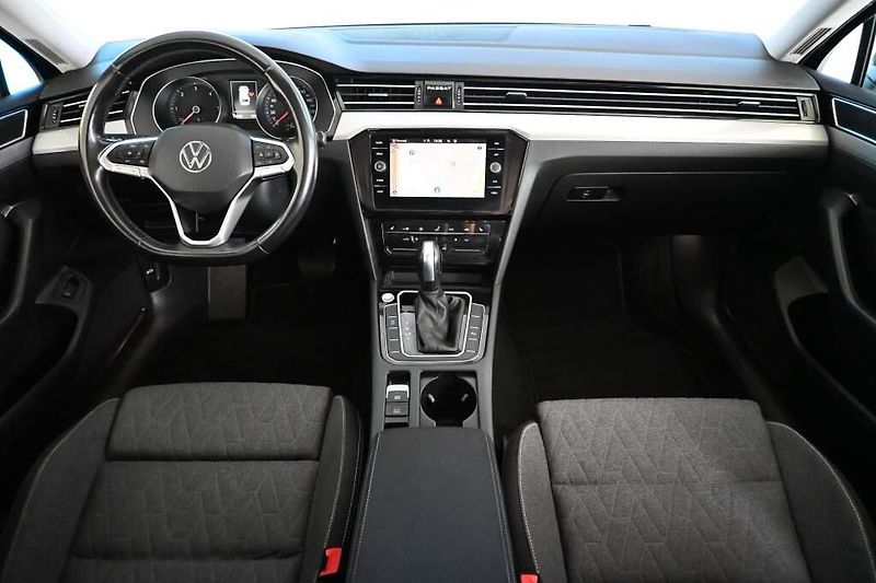 Volkswagen Passat (2023) 2.0 LED DSG ACC Kamera Tažné T - fotka 12 z 34