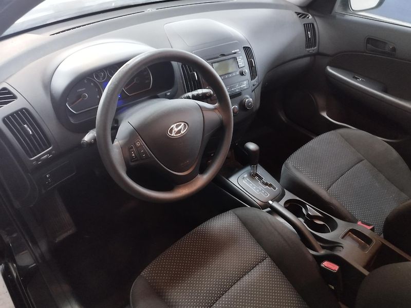 Hyundai i30 (2011) 1,6I,93KW,AUTOMAT,ALU,naj.63t - fotka 18 z 27