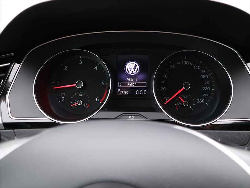 Volkswagen Passat 2,0 TDI 140kW Alltrack 4M DSG - fotka 15 z 28