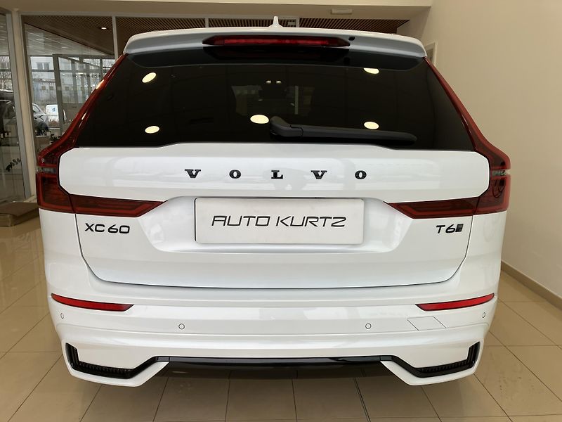 Volvo XC60 T6 AWD Black Edition Plus AT8 - fotka 8 z 47