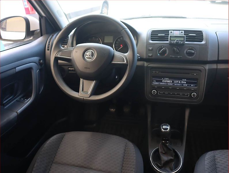 Škoda Fabia (2014) 1.2 TSI - fotka 7 z 14