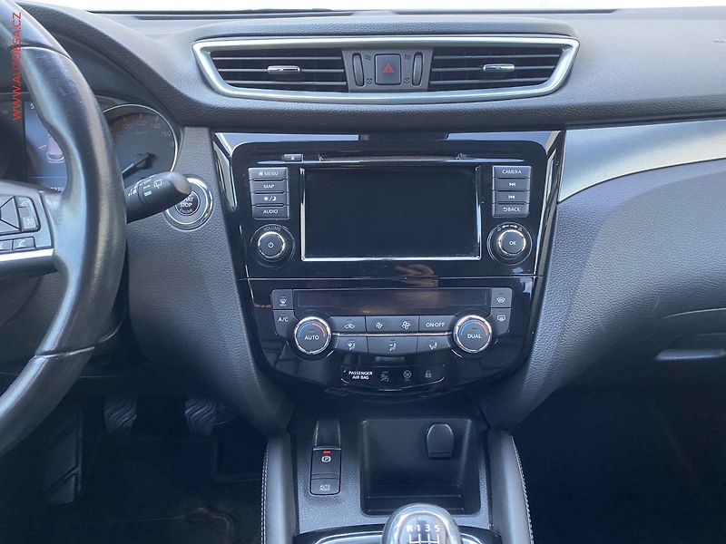 Nissan Qashqai (2020) 1.3TCe, 2.maj,ČR, Klima - fotka 12 z 18