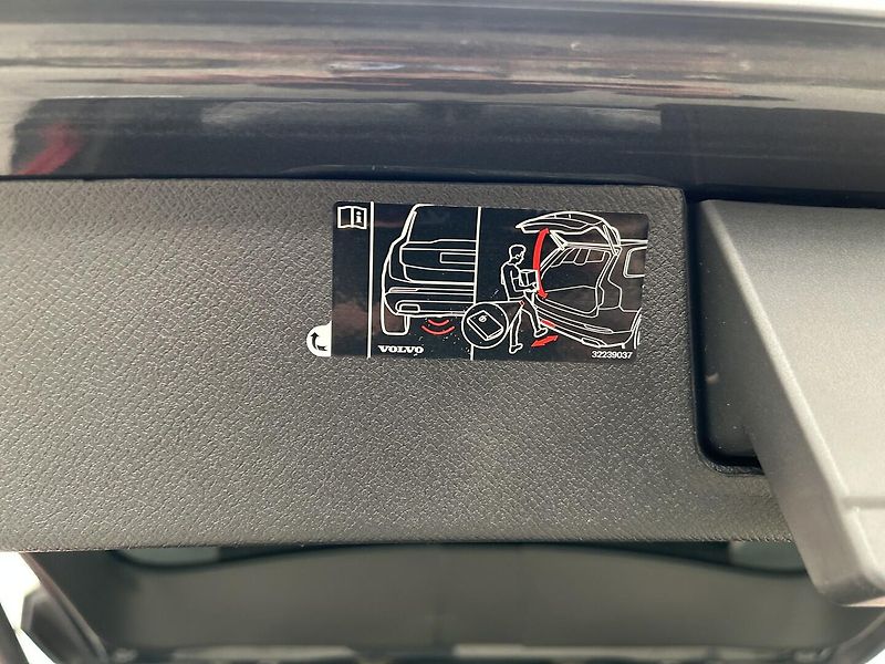 Volvo XC90 2.0 B5 4x4 Inscription - fotka 35 z 36