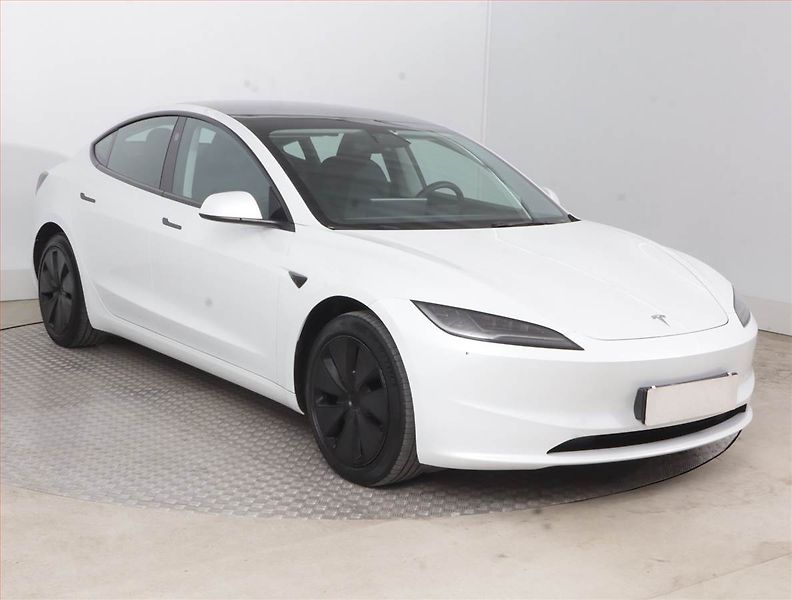 Tesla Model 3 (2023) Standard Range LFP, SoH 94% - fotka 1 z 21