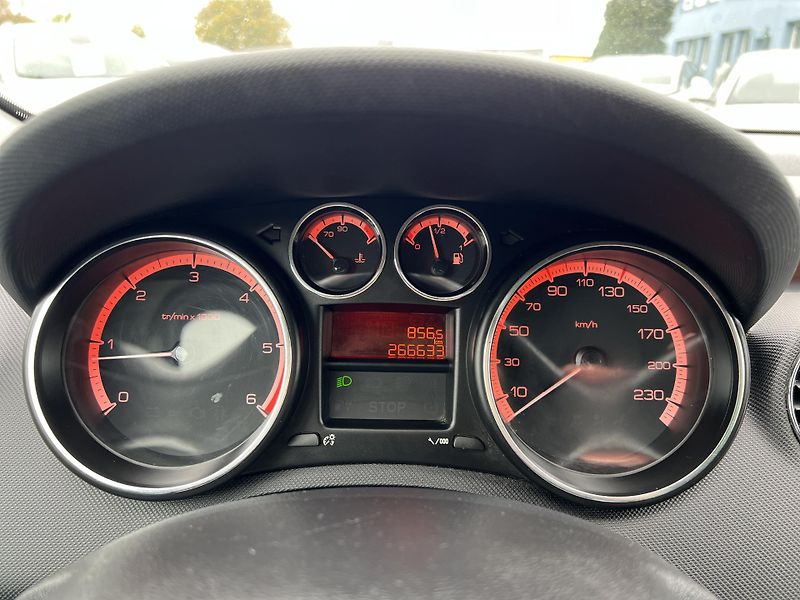 Peugeot 308 1.6HDi KOUPENO V ČR odp.DPH - fotka 15 z 37