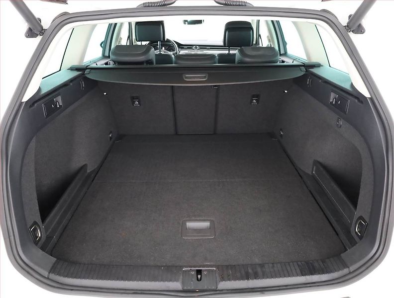 Volkswagen Passat (2017) Alltrack 2.0 TDI, 4X4 - fotka 19 z 20