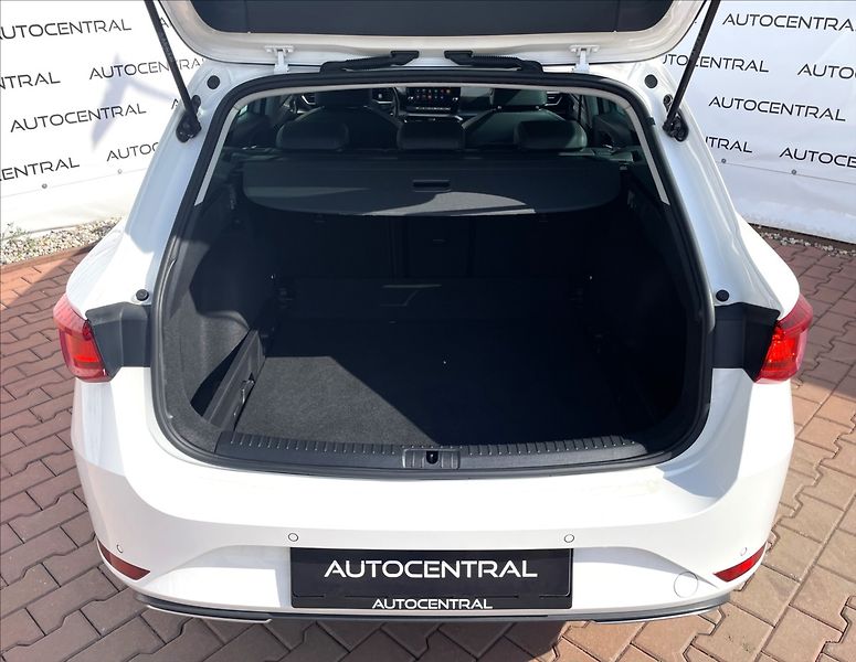 Seat Leon 2,0 TDi,FR,110kW,DSG,1.maj.,ČR - fotka 10 z 24