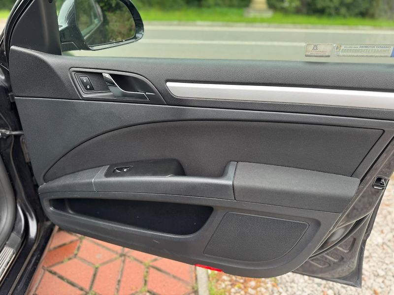 Škoda Superb 2.0TDi ČR čidla aut. klima  - fotka 25 z 31