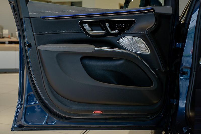 Mercedes-Benz EQS (2023) 450 4M/AMG/PANO/360/BUR/TOP - fotka 9 z 22