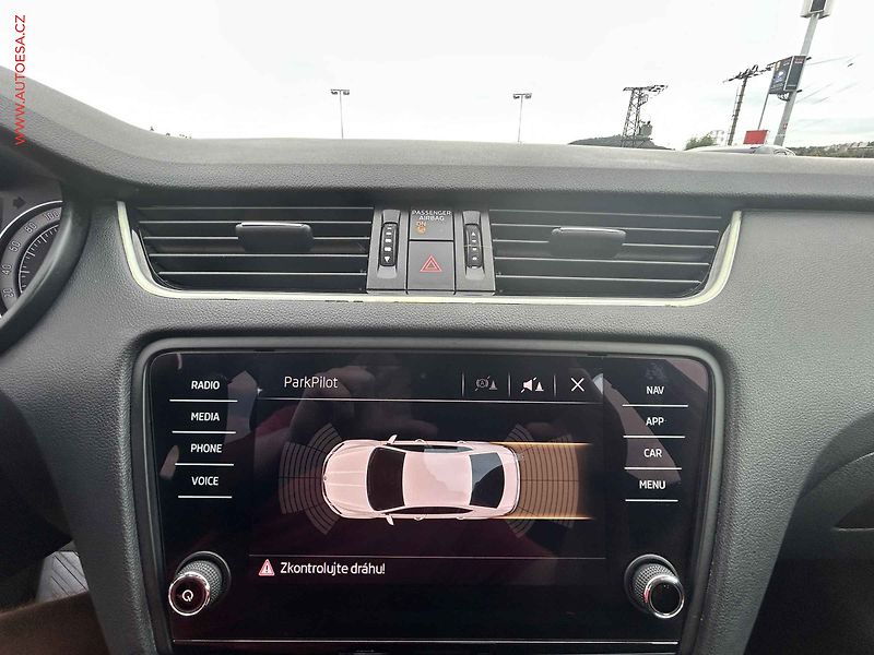 Škoda Octavia (2018) 1.8 TSi, 1.maj,ČR, Elegance - fotka 17 z 19