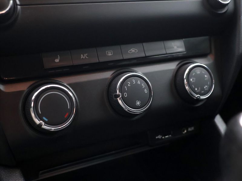 Škoda Octavia 1.6 TDI 81kW 4x4 CZ 2.Maj DPH - fotka 24 z 35