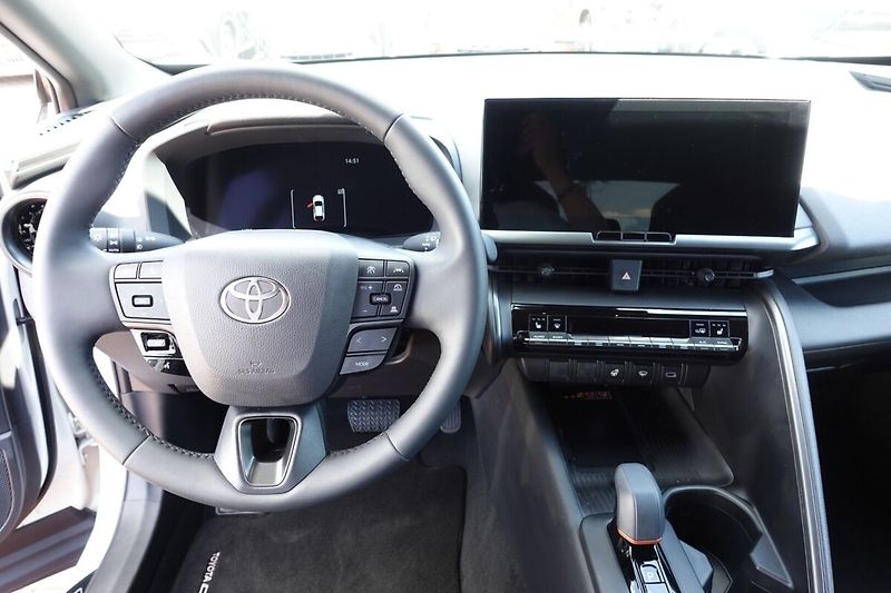 Toyota C-HR 2,0 PHEV Plug-in Style - fotka 15 z 33