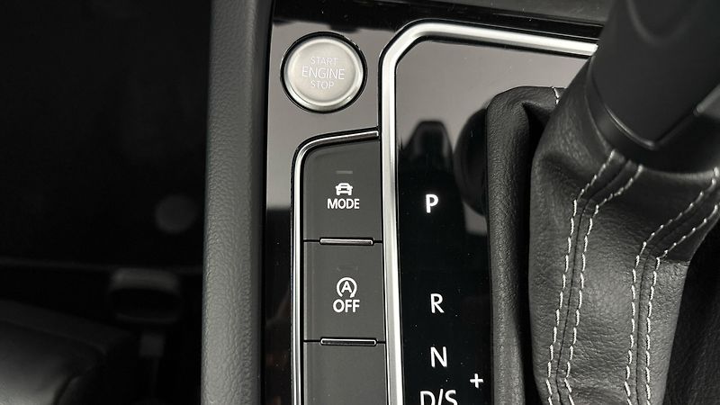 Volkswagen Passat 2.0 TDI DSG 4MOTION R-Line Var - fotka 24 z 29
