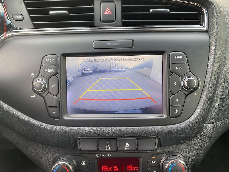 Kia Ceed (2016) 1.6 CRDi, GT Line - fotka 15 z 16