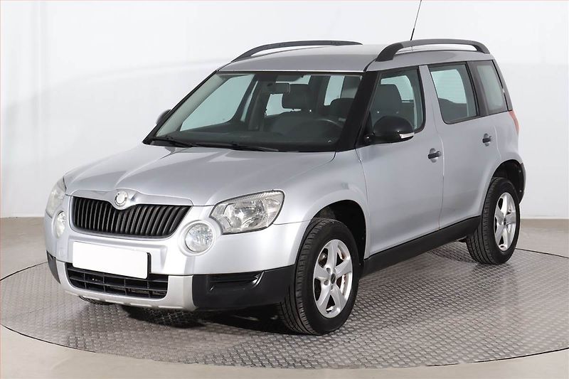 Škoda Yeti (2010) 2.0 TDI, 4X4, Park. senzory - fotka 2 z 18