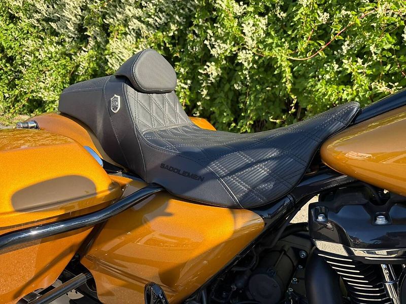 Harley-Davidson FLTRXS Road Glide Special (2023) - fotka 12 z 16