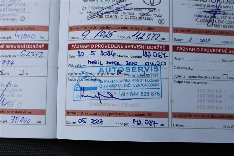 Toyota Auris 1,6 i  NOVÉ V ČR,SERVIS - fotka 30 z 30