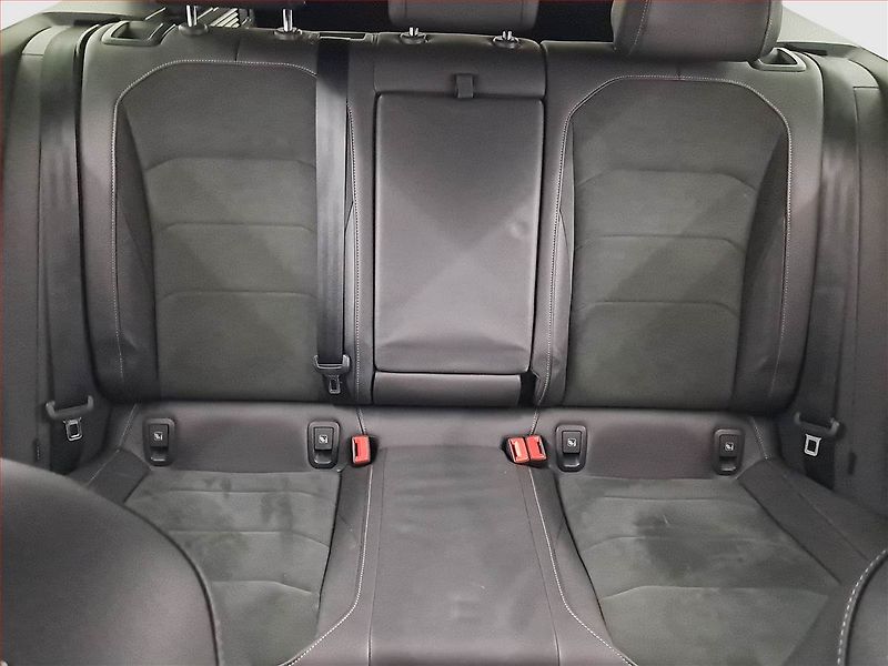 Volkswagen Arteon (2021) R-line 2.0 TSI - fotka 10 z 24
