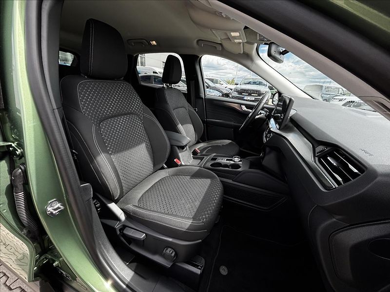 Ford Kuga 2,5 HEV 132kW Titanium - fotka 16 z 33