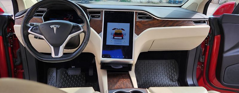 Tesla Model X (2018) 5 MÍST-AWD-KOLA-20-SOH-87,3 - fotka 17 z 58