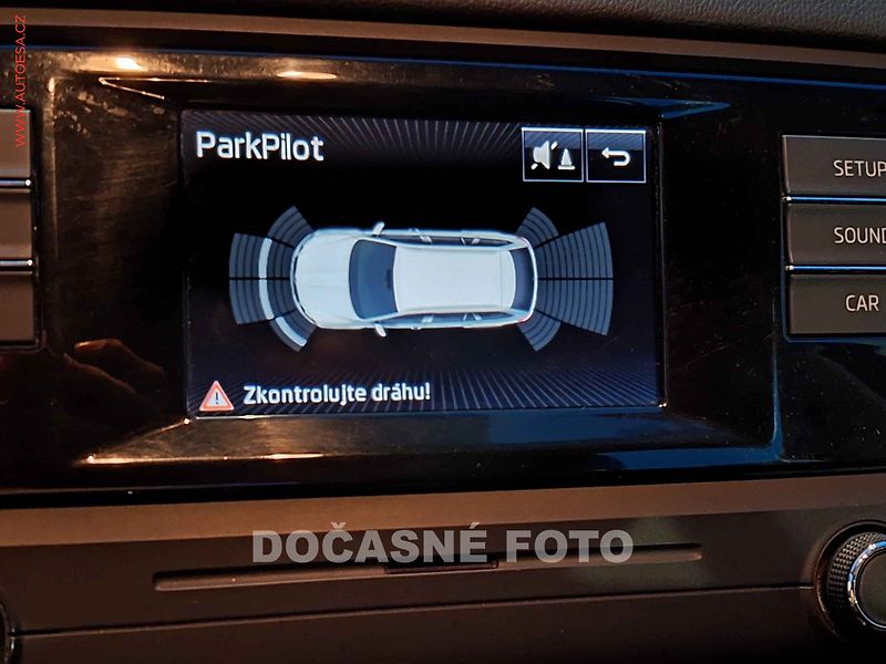 Škoda Octavia (2015) 1.6 TDi, 2.maj,ČR, Style - fotka 16 z 17