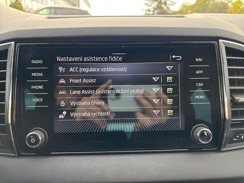 Škoda Karoq (2025) Top Selection 1.5 TSI DSG - fotka 29 z 32
