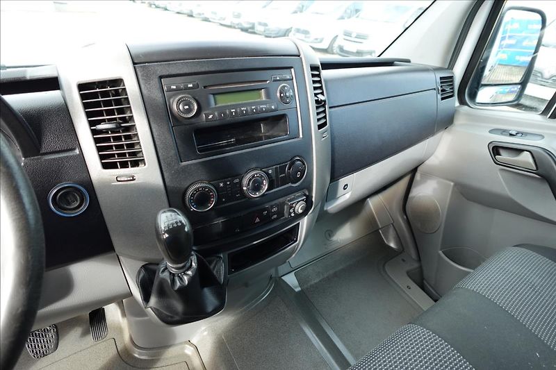 Mercedes-Benz Sprinter 2,2 313 CDI  MAXI 6MÍST KLIMA - fotka 26 z 30