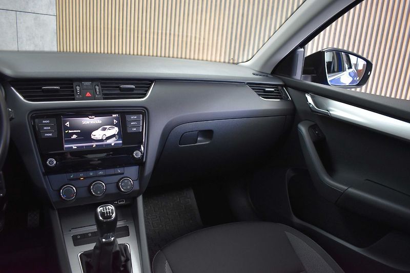 Škoda Octavia 1.5 TSI AMBITION*SmartLink*ČR* - fotka 9 z 34