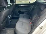 Škoda Superb (2017) 2.0 TDI Active - náhled 13