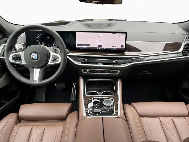 BMW X6 xDrive40d M-Sport Pano HuD 360 - fotka 7 z 11