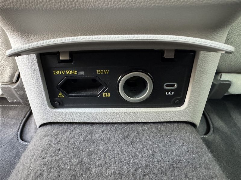 Volkswagen Passat 2,0 TDI DSG ELEGANCE 1.maj. ČR - fotka 25 z 50