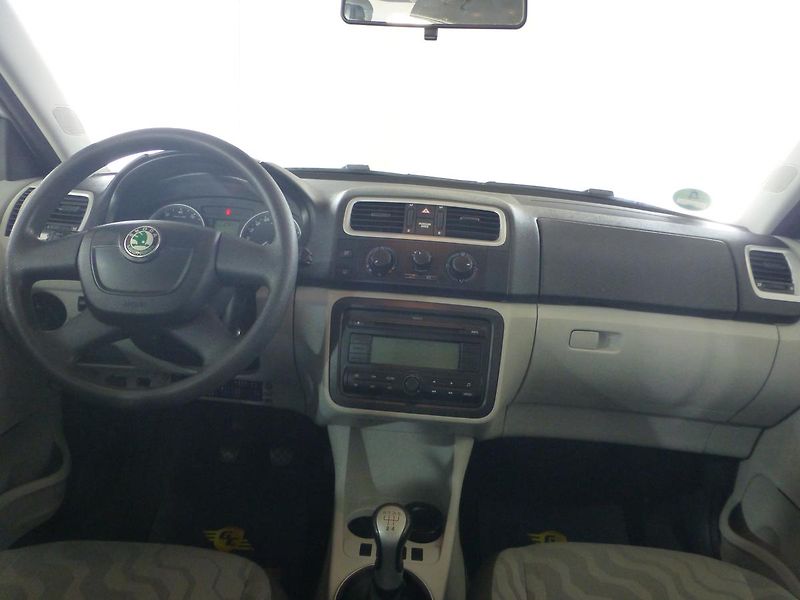 Škoda Fabia (2009) 1,4i-63KW-KLIMATIZACE*ALU KOLA - fotka 21 z 26