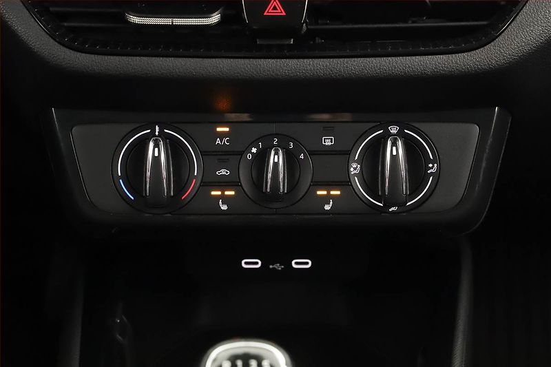 Škoda Fabia (2022) Ambition 1.0 TSI, Serv.kniha - fotka 15 z 18
