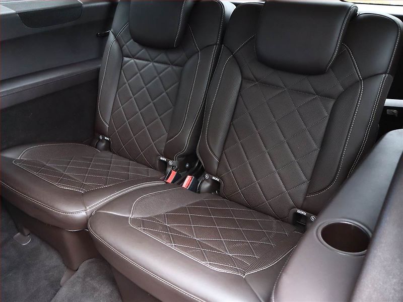 Mercedes-Benz GLS (2017) 350 d 4MATIC - fotka 24 z 27