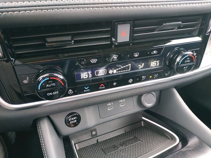 Nissan X-Trail E-POWER e-4ORCE TEKNA SKLADEM - fotka 23 z 28