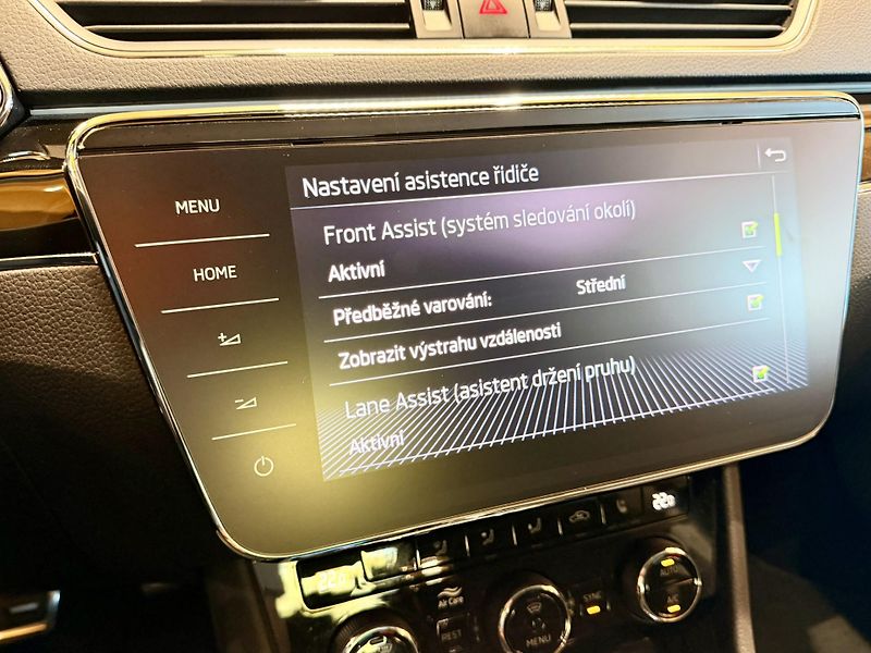 Škoda Superb 2.0 TDi 140 Kw DSG L&K - fotka 11 z 38